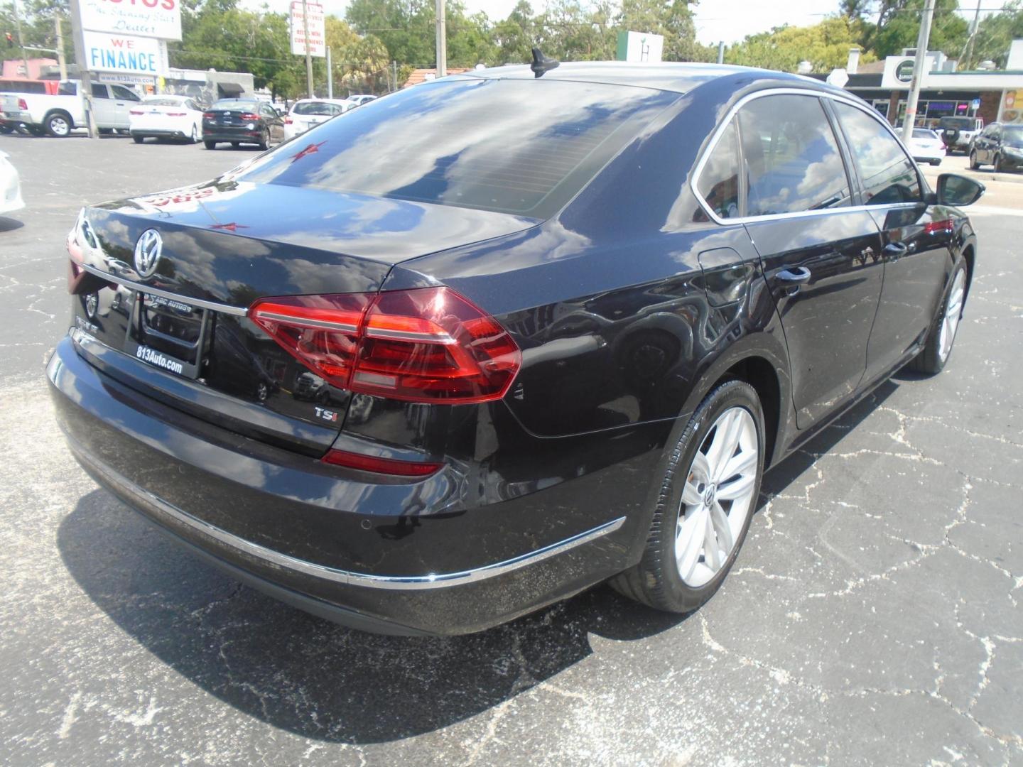 2018 Volkswagen Passat SE (1VWBA7A34JC) with an 2.0L L4 DOHC 16V engine, 6A transmission, located at 6112 N Florida Avenue, Tampa, FL, 33604, (888) 521-5131, 27.954929, -82.459534 - Photo#4