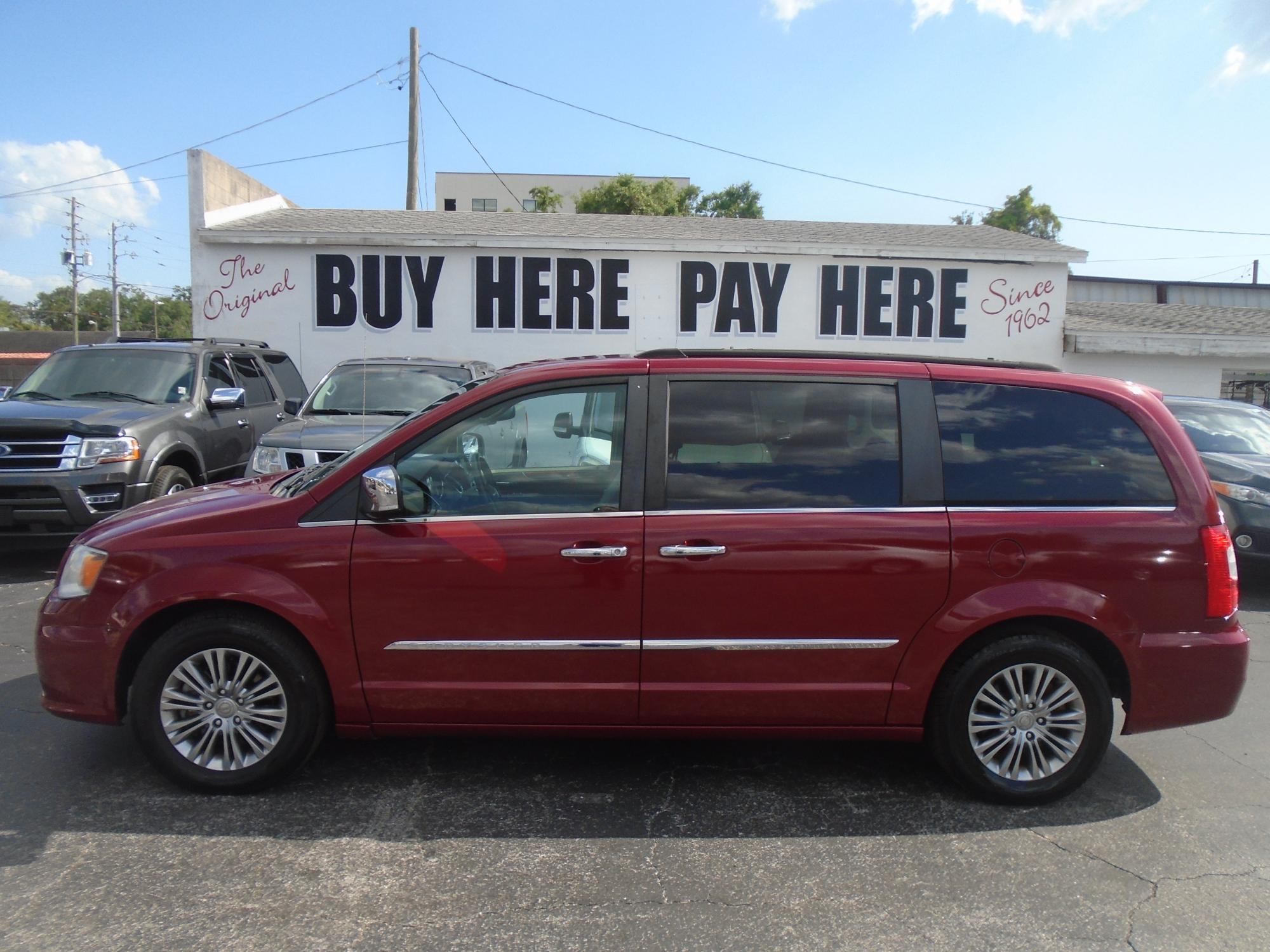 2016 Chrysler Town & Country Touring-L