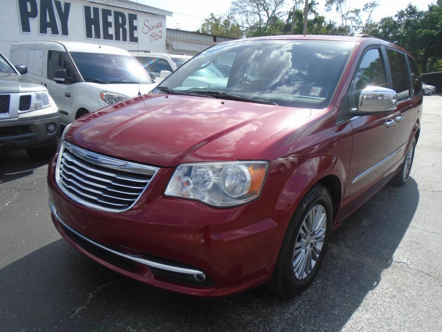 2016 Chrysler Town & Country Touring-L (2C4RC1CG4GR) with an 3.6L V6 DOHC 24V engine, 6A transmission, located at 6112 N Florida Avenue, Tampa, FL, 33604, (888) 521-5131, 27.954929, -82.459534 - Photo#2
