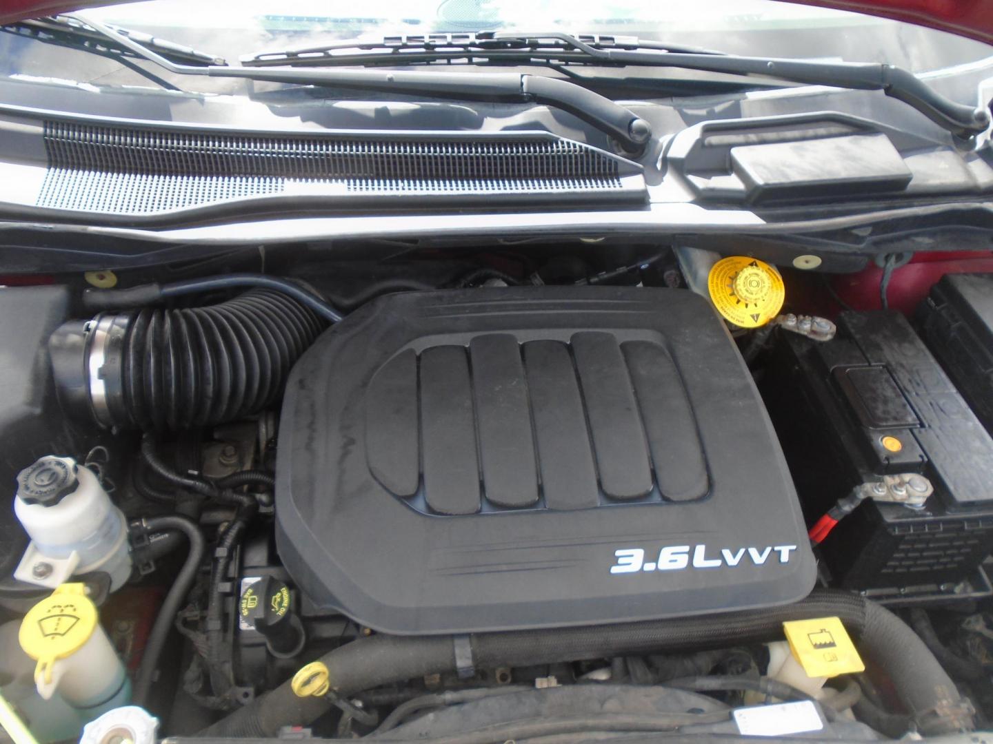 2016 Chrysler Town & Country Touring-L (2C4RC1CG4GR) with an 3.6L V6 DOHC 24V engine, 6A transmission, located at 6112 N Florida Avenue, Tampa, FL, 33604, (888) 521-5131, 27.954929, -82.459534 - Photo#9