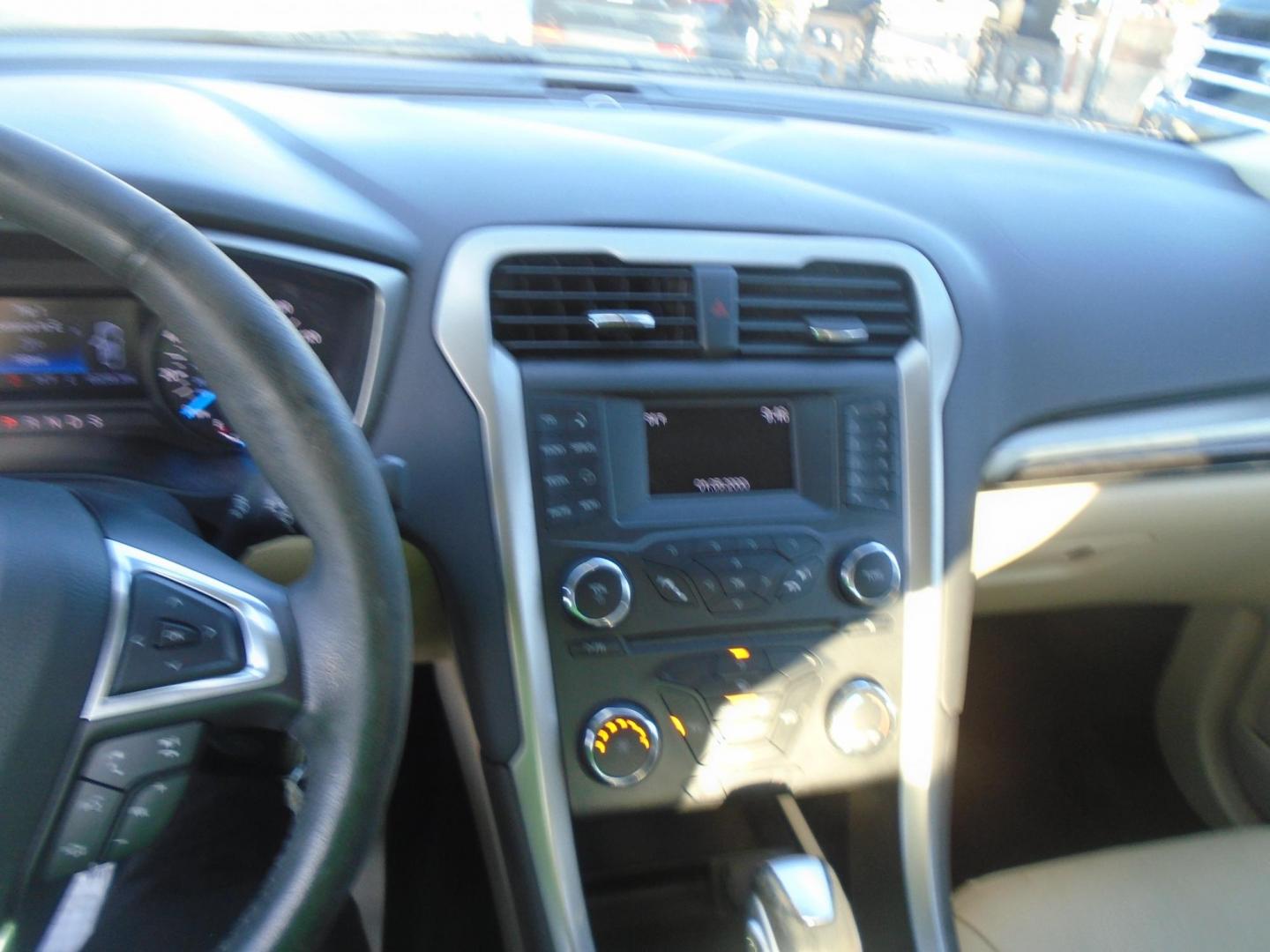 2015 Ford Fusion SE (1FA6P0HDXF5) with an 1.5L L4 DOHC 16V engine, located at 6112 N Florida Avenue, Tampa, FL, 33604, (888) 521-5131, 27.954929, -82.459534 - Photo#11