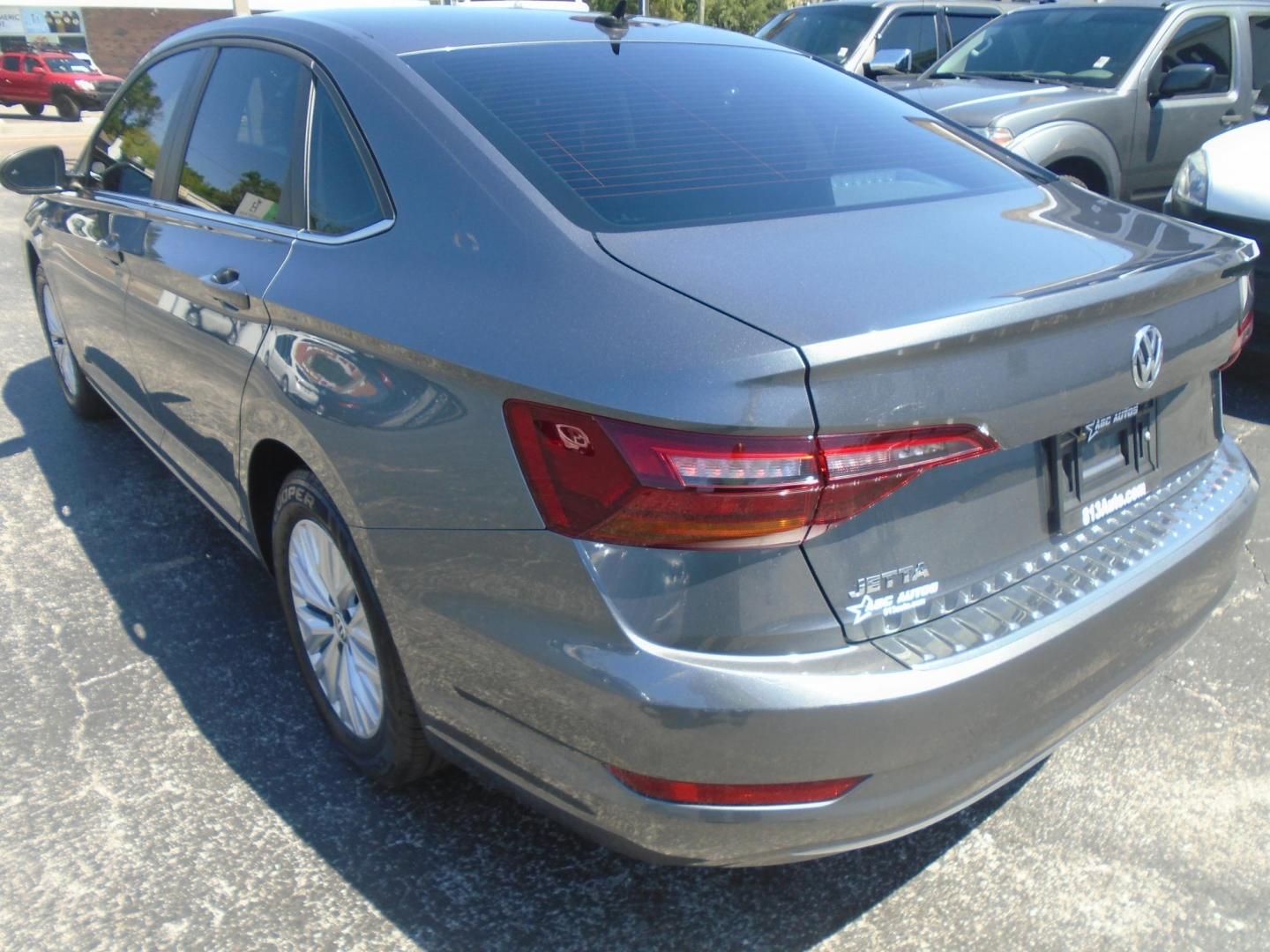2019 Volkswagen Jetta 1.4T S 8A (3VWCB7BU8KM) with an 1.4L L4 DOHC 20V engine, 8A transmission, located at 6112 N Florida Avenue, Tampa, FL, 33604, (888) 521-5131, 27.954929, -82.459534 - Photo#5