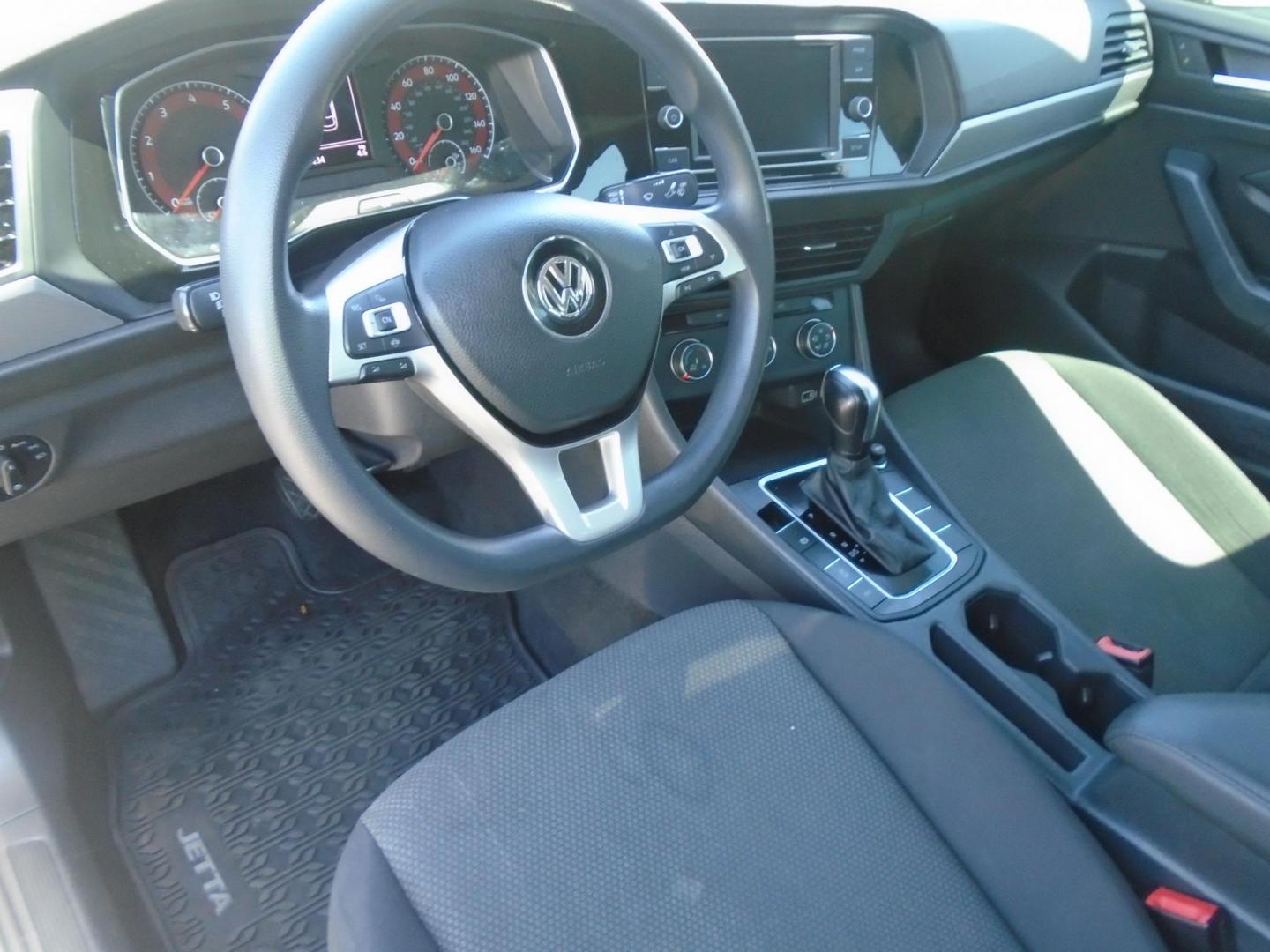 2019 Volkswagen Jetta 1.4T S 8A (3VWCB7BU8KM) with an 1.4L L4 DOHC 20V engine, 8A transmission, located at 6112 N Florida Avenue, Tampa, FL, 33604, (888) 521-5131, 27.954929, -82.459534 - Photo#8