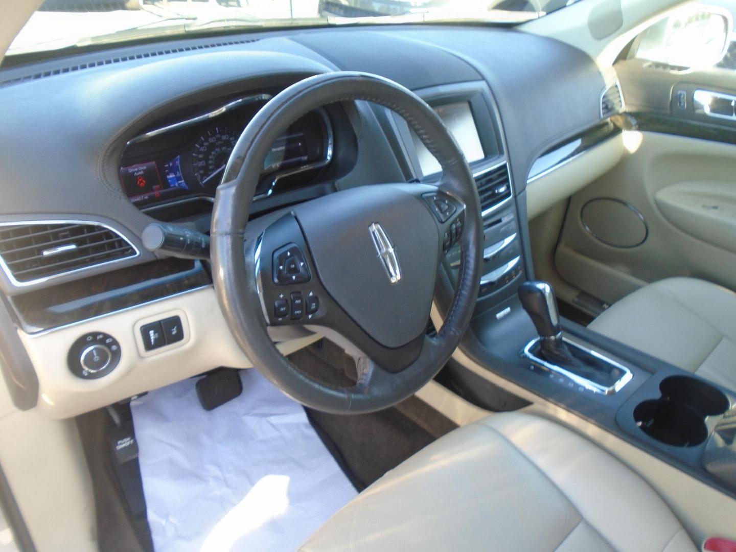2014 Lincoln MKT 3.7L FWD (2LMHJ5FK4EB) with an 3.7L V6 DOHC 24V engine, 6-Speed Automatic transmission, located at 6112 N Florida Avenue, Tampa, FL, 33604, (888) 521-5131, 27.954929, -82.459534 - Photo#7