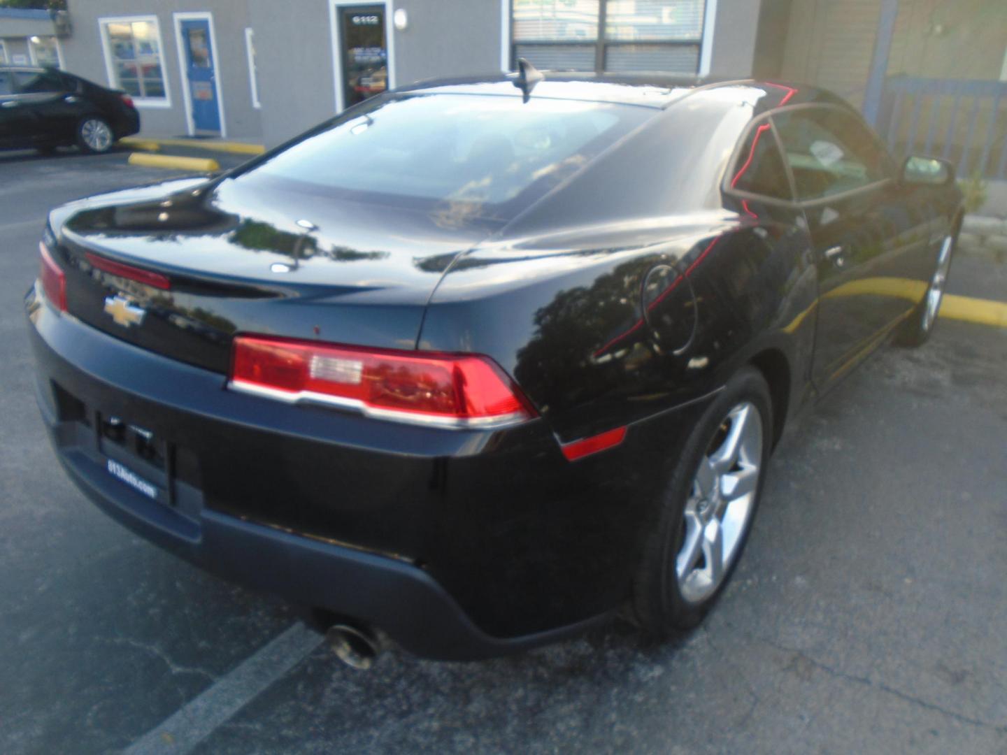 2015 Chevrolet Camaro 1LT Coupe (2G1FD1E36F9) with an 3.6L V6 DOHC 24V FFV engine, 6-Speed Automatic transmission, located at 6112 N Florida Avenue, Tampa, FL, 33604, (888) 521-5131, 27.954929, -82.459534 - Photo#3