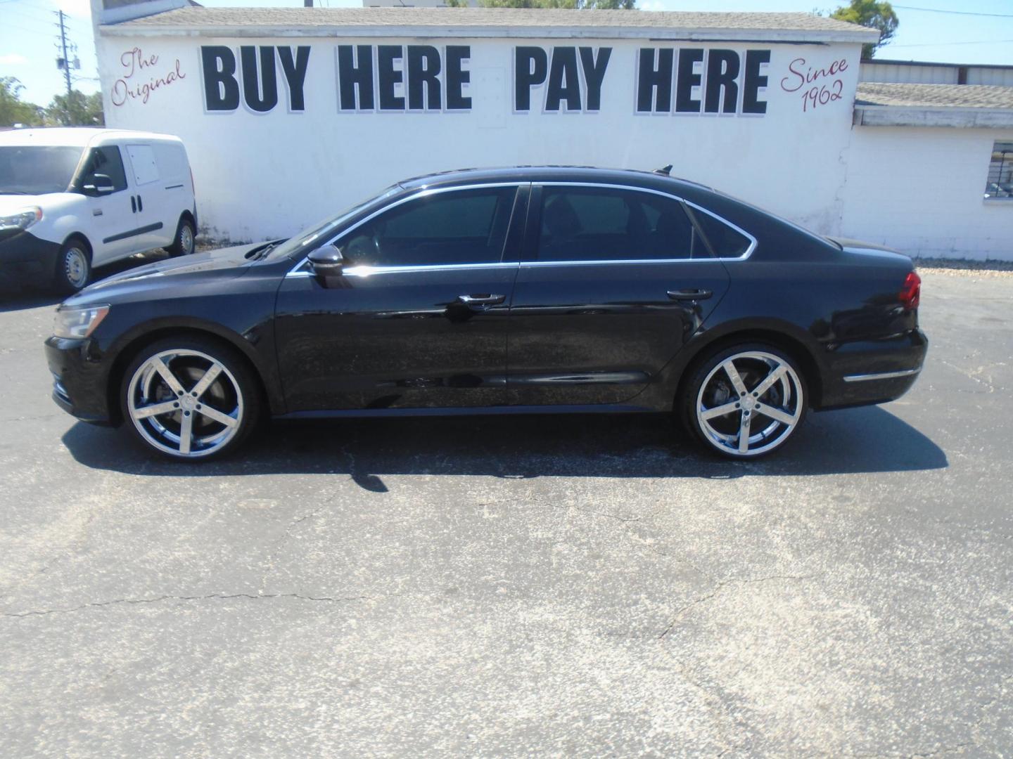 2018 Volkswagen Passat SE (1VWBA7A39JC) with an 2.0L L4 DOHC 16V engine, 6A transmission, located at 6112 N Florida Avenue, Tampa, FL, 33604, (888) 521-5131, 27.954929, -82.459534 - Photo#0