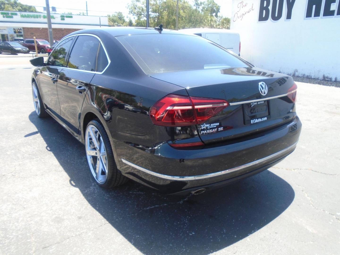 2018 Volkswagen Passat SE (1VWBA7A39JC) with an 2.0L L4 DOHC 16V engine, 6A transmission, located at 6112 N Florida Avenue, Tampa, FL, 33604, (888) 521-5131, 27.954929, -82.459534 - Photo#6