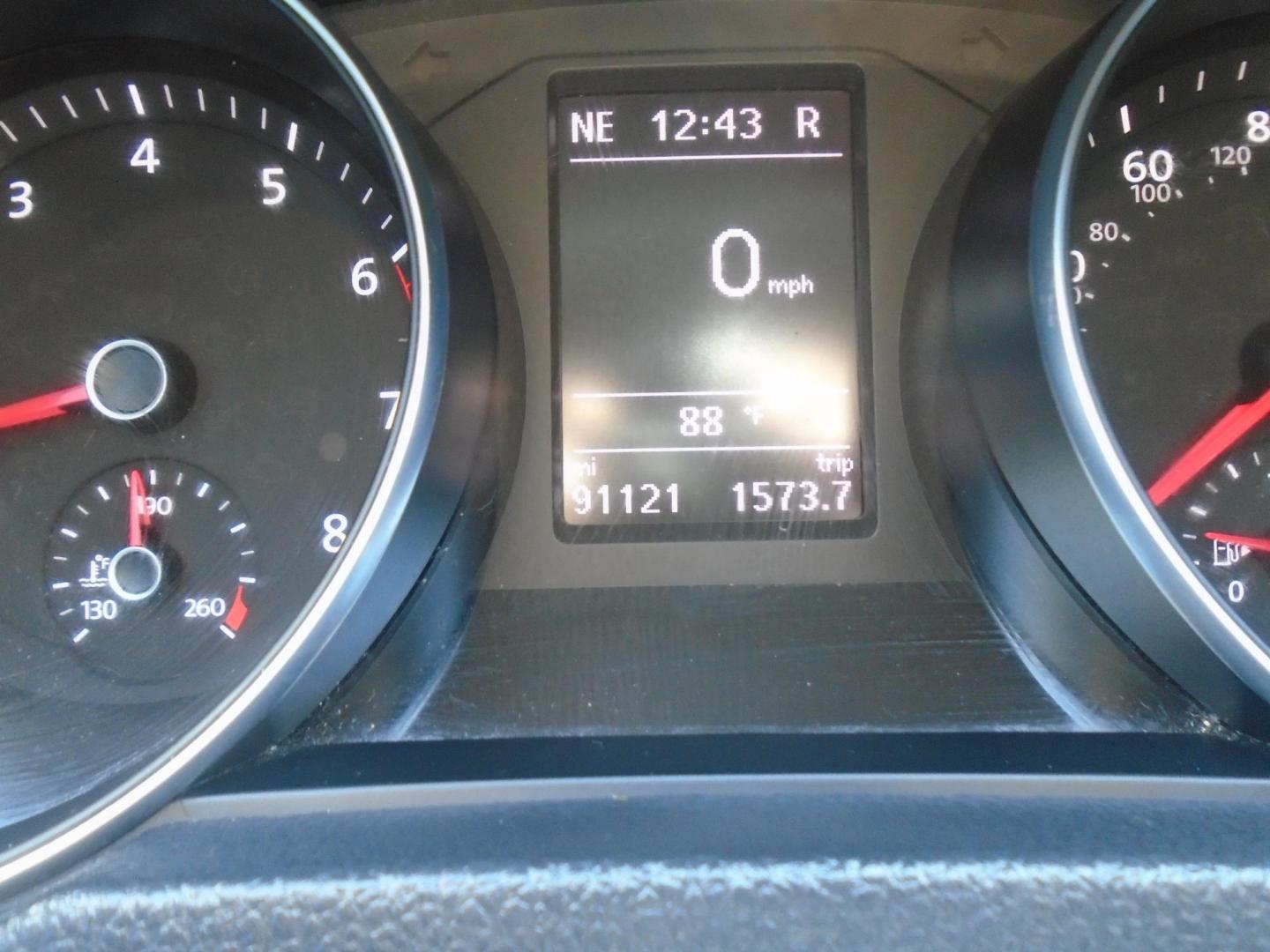 2018 Volkswagen Passat SE (1VWBA7A39JC) with an 2.0L L4 DOHC 16V engine, 6A transmission, located at 6112 N Florida Avenue, Tampa, FL, 33604, (888) 521-5131, 27.954929, -82.459534 - Photo#14