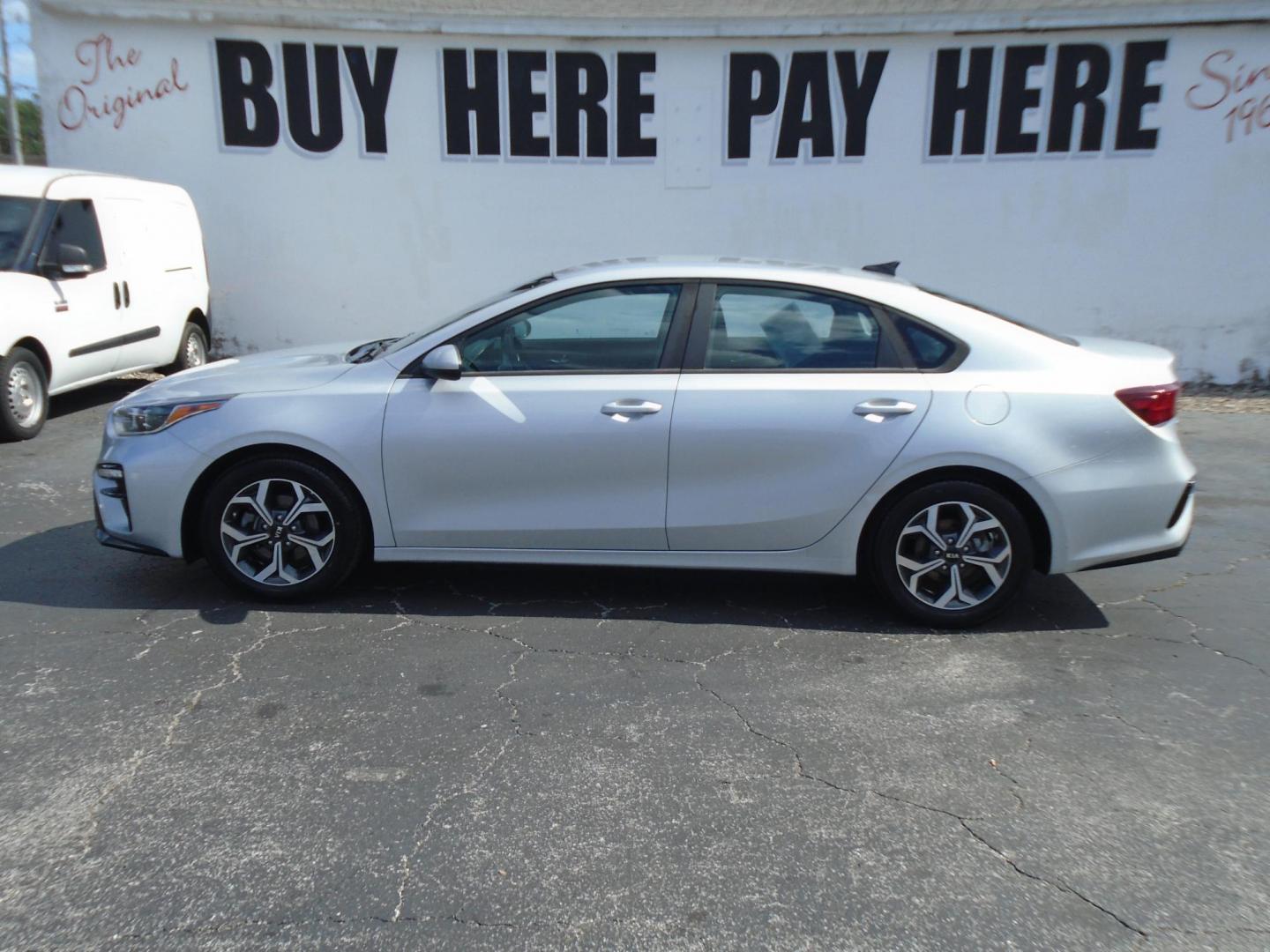 2019 Kia Forte LX 6A (3KPF24AD0KE) with an 2.0L L4 DOHC 16V engine, 6A transmission, located at 6112 N Florida Avenue, Tampa, FL, 33604, (888) 521-5131, 27.954929, -82.459534 - Photo#0