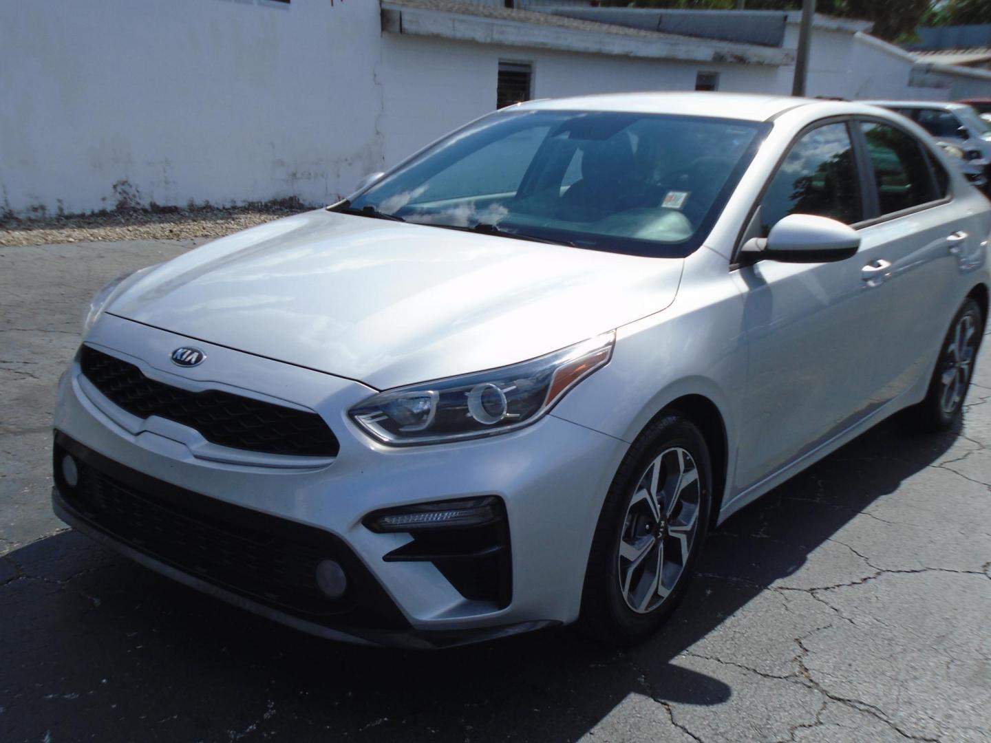 2019 Kia Forte LX 6A (3KPF24AD0KE) with an 2.0L L4 DOHC 16V engine, 6A transmission, located at 6112 N Florida Avenue, Tampa, FL, 33604, (888) 521-5131, 27.954929, -82.459534 - Photo#2