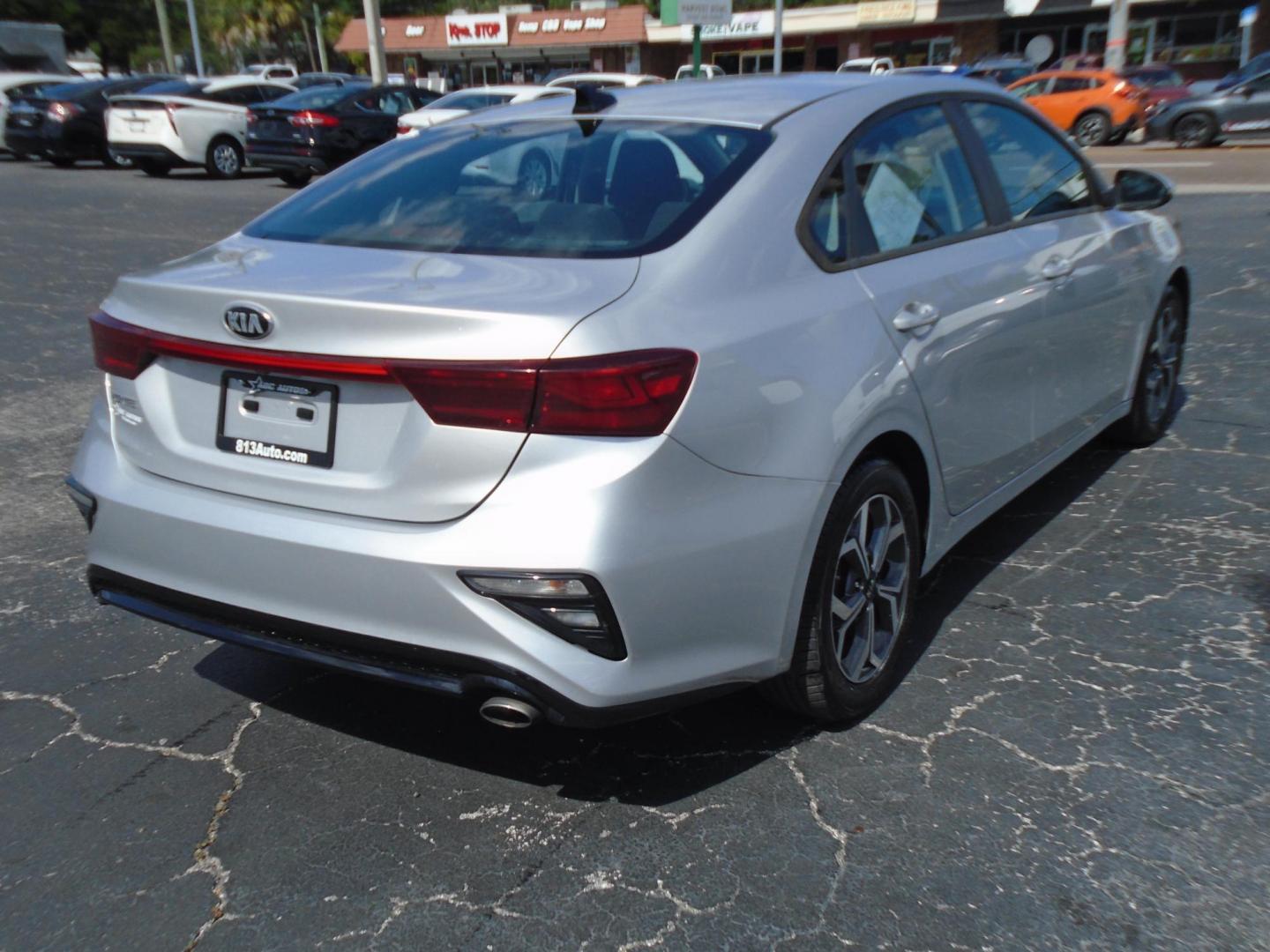 2019 Kia Forte LX 6A (3KPF24AD0KE) with an 2.0L L4 DOHC 16V engine, 6A transmission, located at 6112 N Florida Avenue, Tampa, FL, 33604, (888) 521-5131, 27.954929, -82.459534 - Photo#5