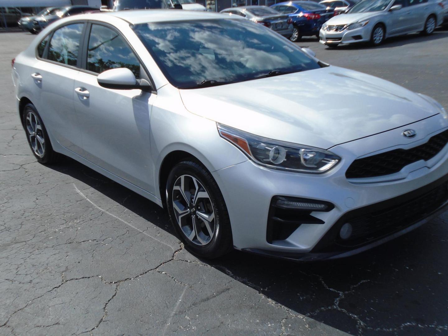 2019 Kia Forte LX 6A (3KPF24AD0KE) with an 2.0L L4 DOHC 16V engine, 6A transmission, located at 6112 N Florida Avenue, Tampa, FL, 33604, (888) 521-5131, 27.954929, -82.459534 - Photo#3