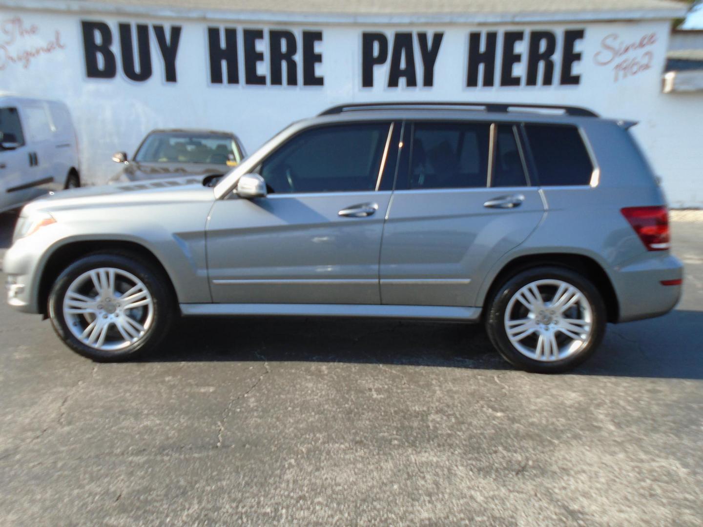 2013 Mercedes-Benz GLK-Class GLK350 (WDCGG5HB7DG) with an 3.5L V6 DOHC 24V engine, 7-Speed Automatic transmission, located at 6112 N Florida Avenue, Tampa, FL, 33604, (888) 521-5131, 27.954929, -82.459534 - Photo#0