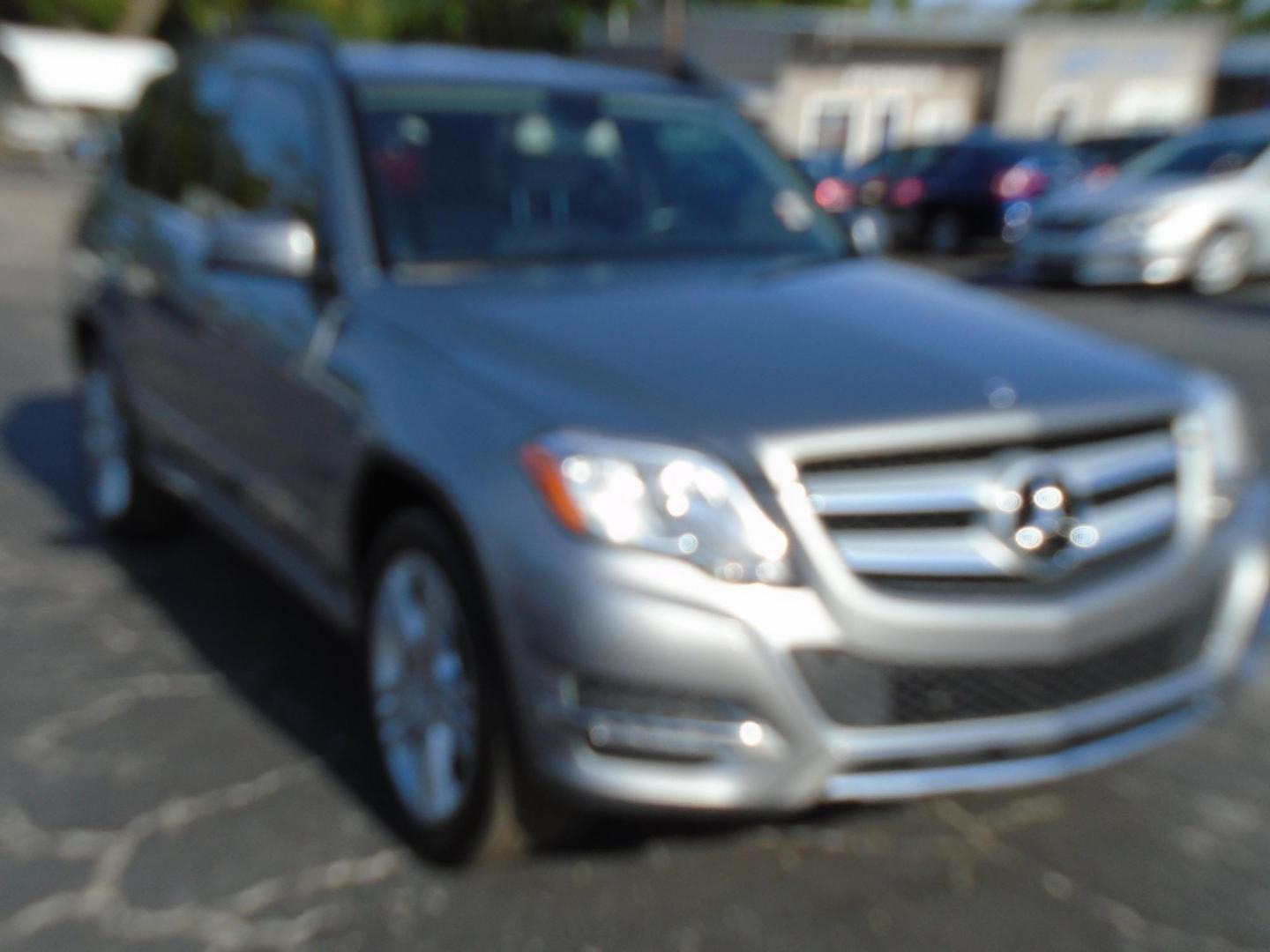2013 Mercedes-Benz GLK-Class GLK350 (WDCGG5HB7DG) with an 3.5L V6 DOHC 24V engine, 7-Speed Automatic transmission, located at 6112 N Florida Avenue, Tampa, FL, 33604, (888) 521-5131, 27.954929, -82.459534 - Photo#3
