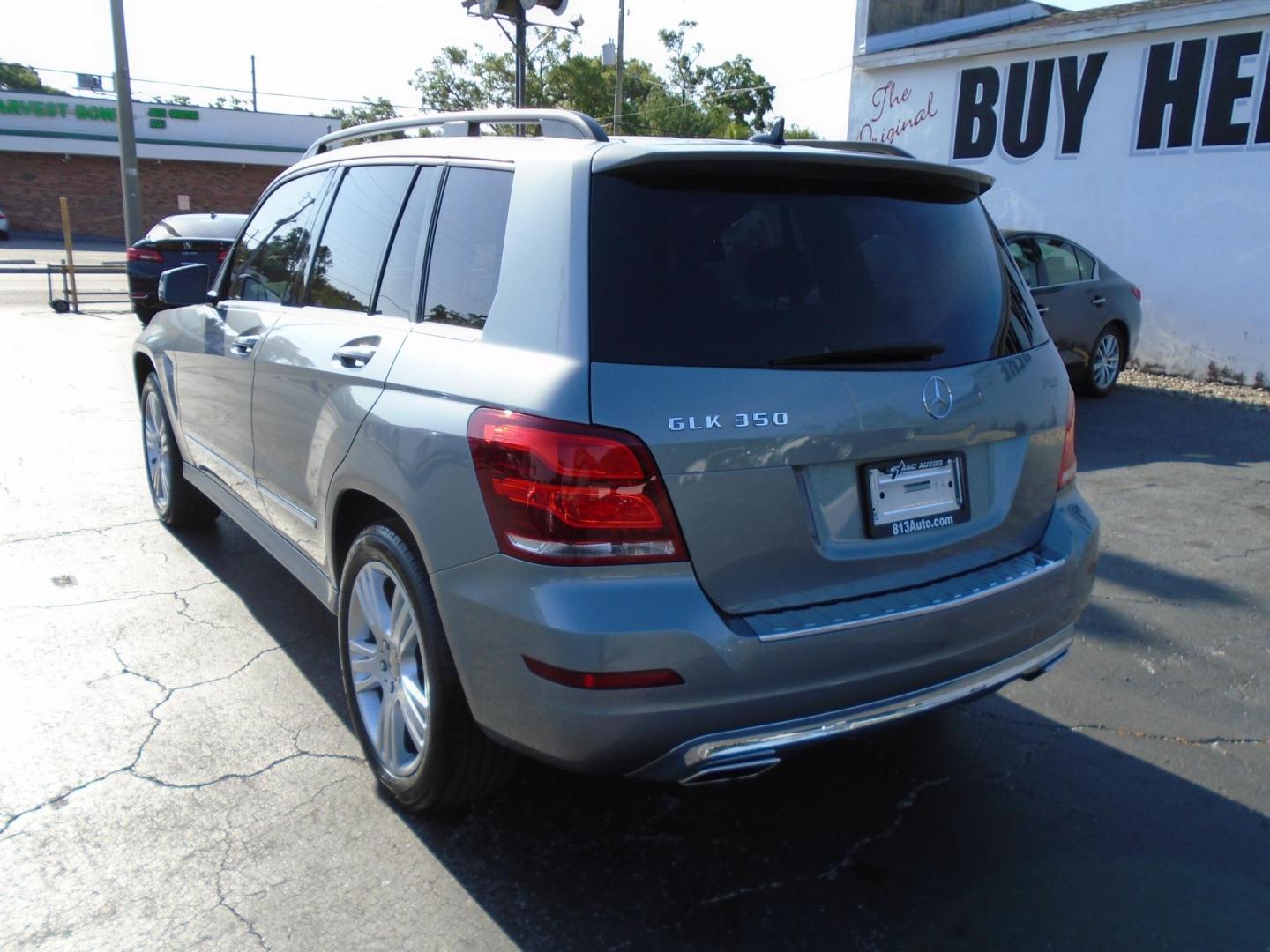 2013 Mercedes-Benz GLK-Class GLK350 (WDCGG5HB7DG) with an 3.5L V6 DOHC 24V engine, 7-Speed Automatic transmission, located at 6112 N Florida Avenue, Tampa, FL, 33604, (888) 521-5131, 27.954929, -82.459534 - Photo#4