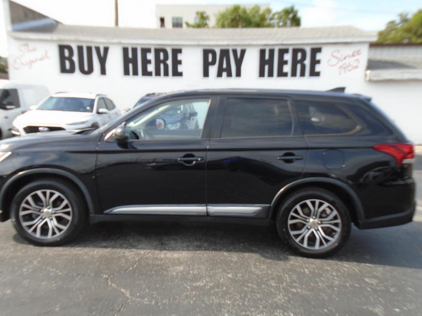 2017 Mitsubishi Outlander ES 2WD (JA4AD2A37HZ) with an 2.4L L4 DOHC 16V engine, CVT transmission, located at 6112 N Florida Avenue, Tampa, FL, 33604, (888) 521-5131, 27.954929, -82.459534 - Photo#0