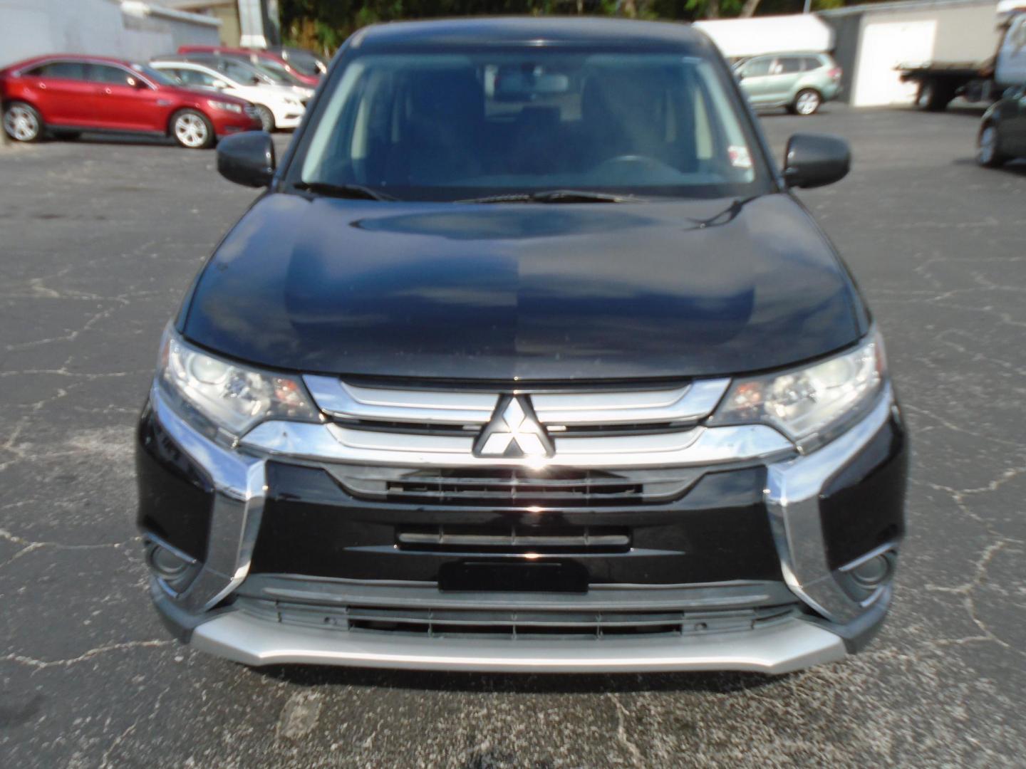 2017 Mitsubishi Outlander ES 2WD (JA4AD2A37HZ) with an 2.4L L4 DOHC 16V engine, CVT transmission, located at 6112 N Florida Avenue, Tampa, FL, 33604, (888) 521-5131, 27.954929, -82.459534 - Photo#3