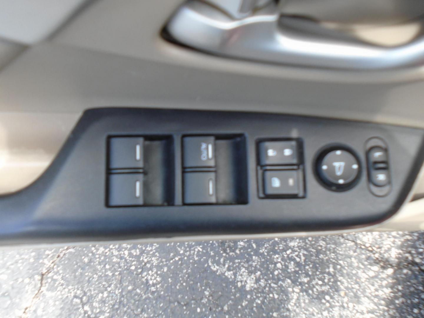 2015 Honda Civic EX-L Sedan CVT (19XFB2F90FE) with an 1.8L L4 SOHC 16V engine, Continuously Variable Transmission transmission, located at 6112 N Florida Avenue, Tampa, FL, 33604, (888) 521-5131, 27.954929, -82.459534 - Photo#13
