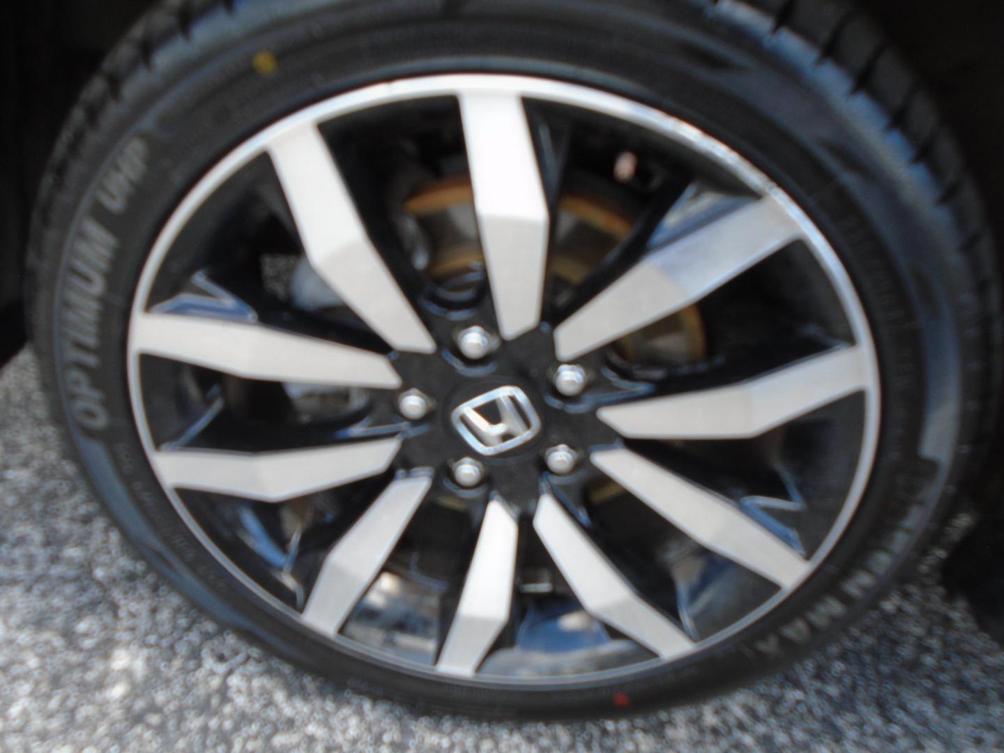 2015 Honda Civic EX-L Sedan CVT (19XFB2F90FE) with an 1.8L L4 SOHC 16V engine, Continuously Variable Transmission transmission, located at 6112 N Florida Avenue, Tampa, FL, 33604, (888) 521-5131, 27.954929, -82.459534 - Photo#20