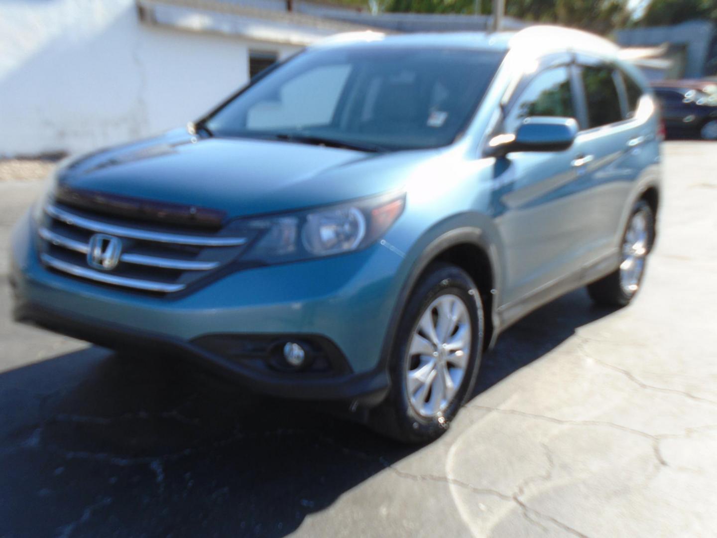 2013 Honda CR-V EX-L 4WD 5-Speed AT (5J6RM4H78DL) with an 2.4L L4 DOHC 16V engine, 5-Speed Automatic transmission, located at 6112 N Florida Avenue, Tampa, FL, 33604, (888) 521-5131, 27.954929, -82.459534 - Photo#2