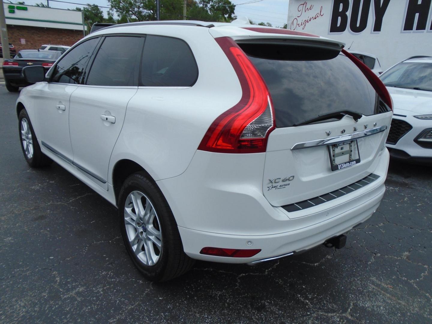 2016 Volvo XC60 T5 Premier AWD (YV4612RK9G2) with an 2.5L L5 DOHC 20V TURBO engine, 8A transmission, located at 6112 N Florida Avenue, Tampa, FL, 33604, (888) 521-5131, 27.954929, -82.459534 - Photo#3