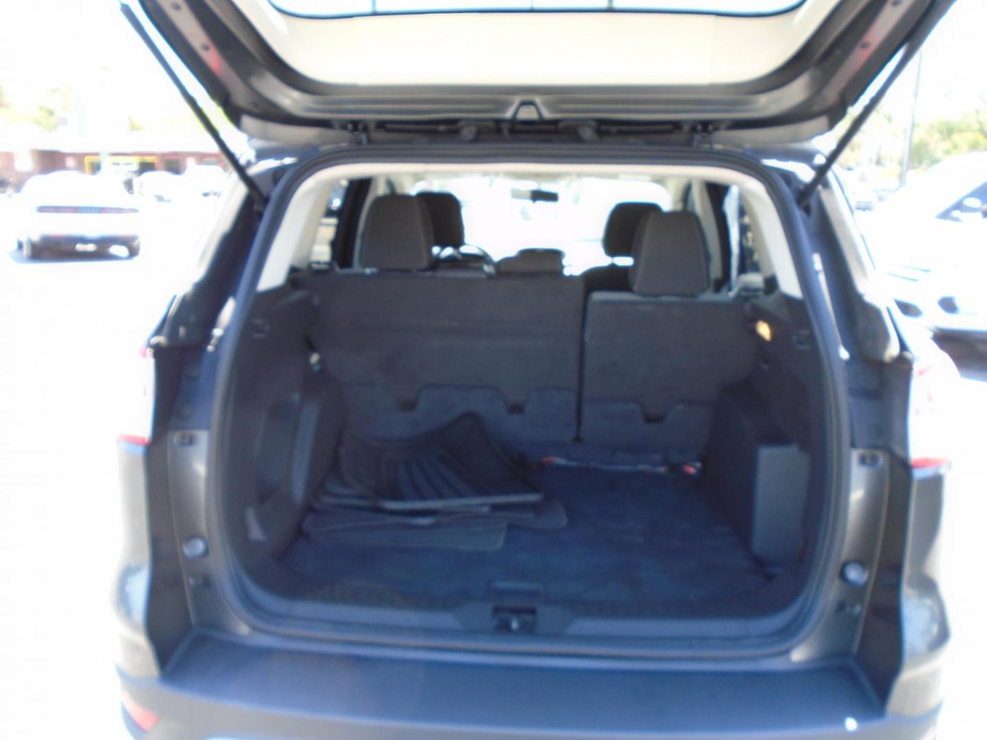 2016 Ford Escape SE FWD (1FMCU0G76GU) with an 2.5L L4 DOHC 16V engine, 6-Speed Automatic transmission, located at 6112 N Florida Avenue, Tampa, FL, 33604, (888) 521-5131, 27.954929, -82.459534 - Photo#7