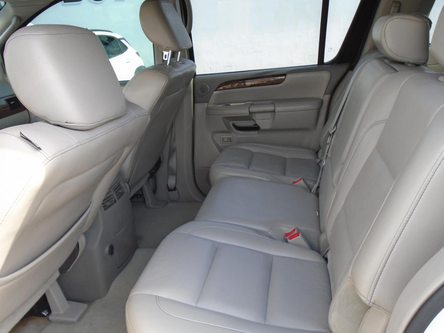 2010 Nissan Armada SE 2WD (5N1BA0ND4AN) with an 5.6L V8 DOHC 32V FFV engine, 5-Speed Automatic transmission, located at 6112 N Florida Avenue, Tampa, FL, 33604, (888) 521-5131, 27.954929, -82.459534 - Photo#11