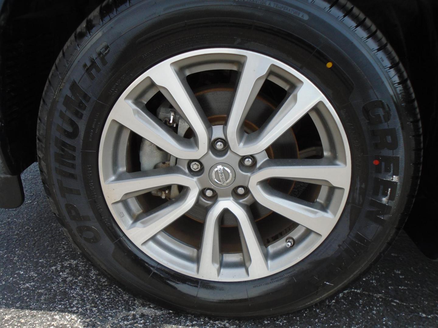 2013 Nissan Pathfinder LE 2WD (5N1AR2MN5DC) with an 3.5L V6 DOHC 24V engine, Continuously Variable Transmission transmission, located at 6112 N Florida Avenue, Tampa, FL, 33604, (888) 521-5131, 27.954929, -82.459534 - Photo#8