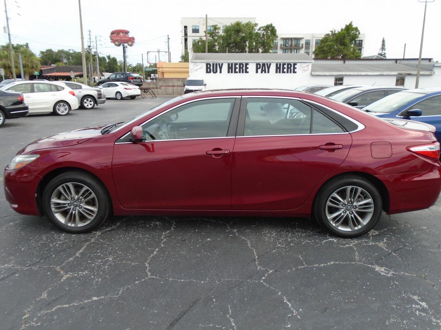 2017 Toyota Camry SE (4T1BF1FK6HU) with an 2.5L L4 DOHC 16V engine, 6A transmission, located at 5117 SR 674, Wimauma, FL, 33598, (813) 938-5846, 27.712418, -82.322784 - Photo#0
