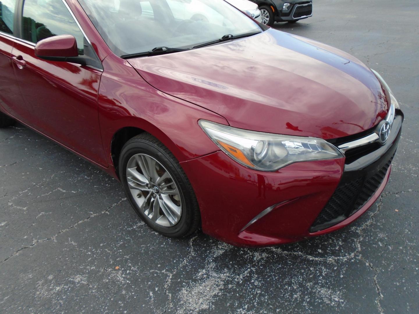 2017 Toyota Camry SE (4T1BF1FK6HU) with an 2.5L L4 DOHC 16V engine, 6A transmission, located at 5117 SR 674, Wimauma, FL, 33598, (813) 938-5846, 27.712418, -82.322784 - Photo#3