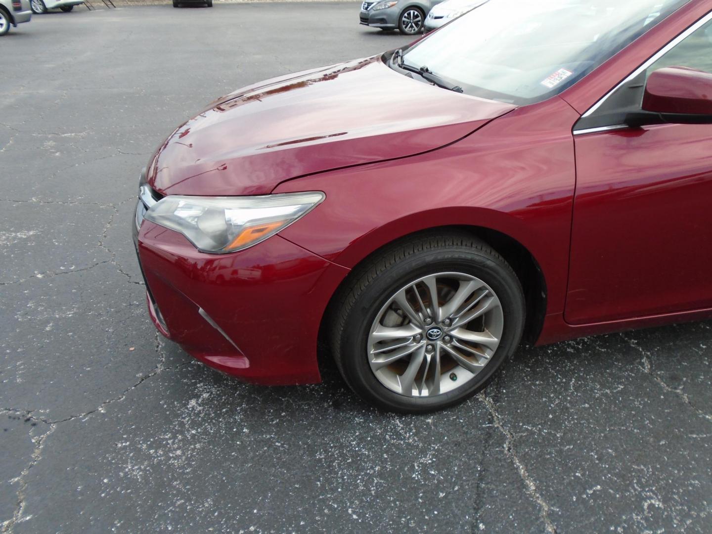2017 Toyota Camry SE (4T1BF1FK6HU) with an 2.5L L4 DOHC 16V engine, 6A transmission, located at 5117 SR 674, Wimauma, FL, 33598, (813) 938-5846, 27.712418, -82.322784 - Photo#4