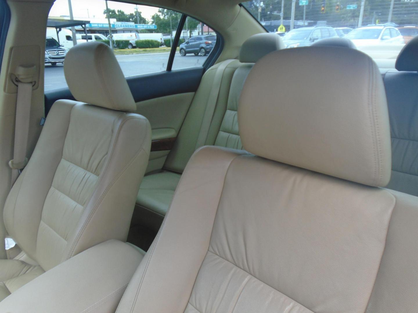 2011 Honda Accord EX-L V-6 Sedan AT (5KBCP3F89BB) with an 3.5L V6 SOHC 24V engine, 5-Speed Automatic transmission, located at 6112 N Florida Avenue, Tampa, FL, 33604, (888) 521-5131, 27.954929, -82.459534 - Photo#4