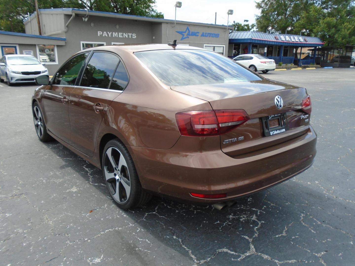 2017 Volkswagen Jetta 1.4T SE 6A (3VWDB7AJ1HM) with an 1.4L L4 DOHC 20V engine, 6A transmission, located at 6112 N Florida Avenue, Tampa, FL, 33604, (888) 521-5131, 27.954929, -82.459534 - Photo#2