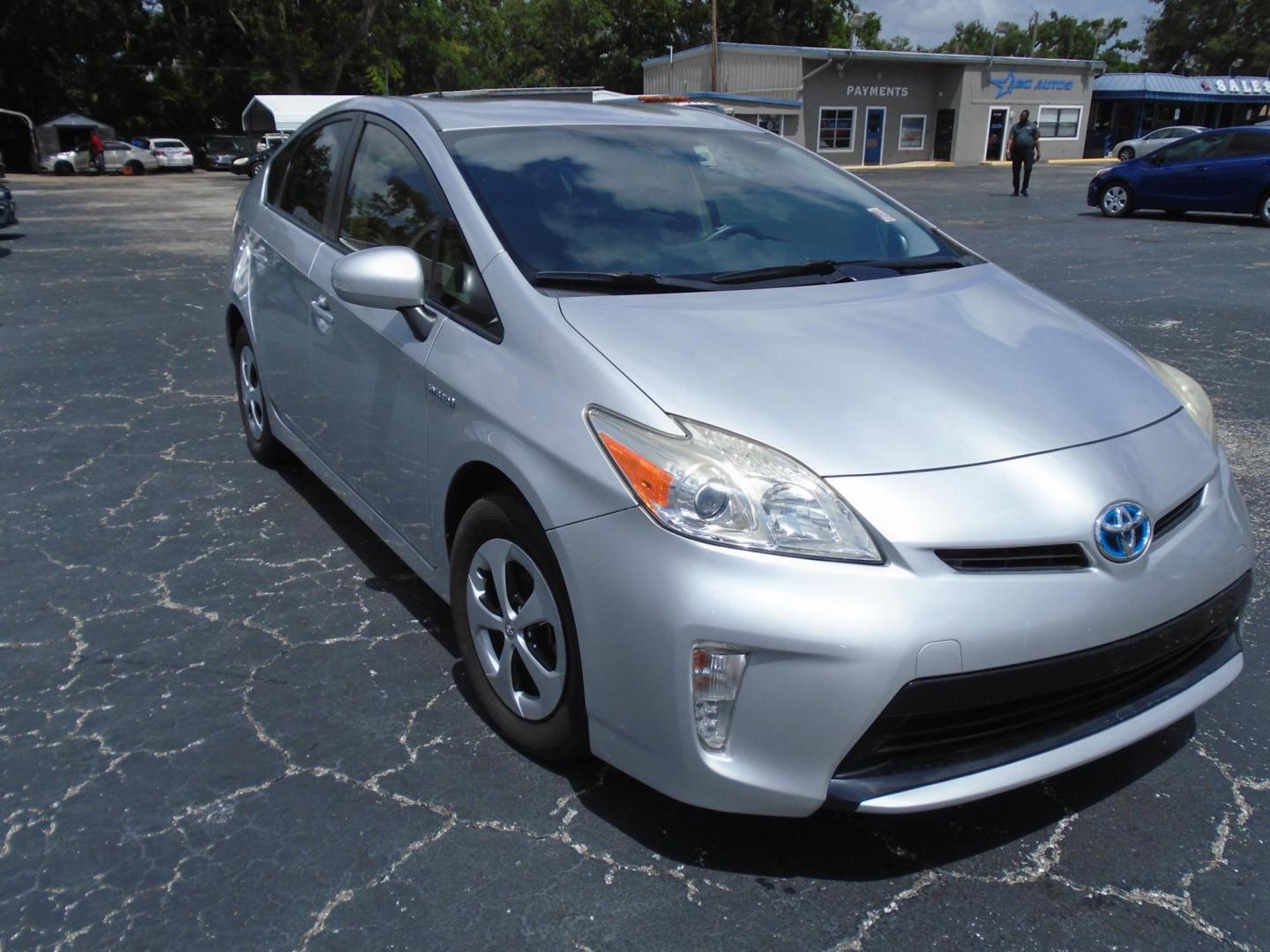 2014 SILVER /Beige Toyota Prius Four (JTDKN3DU4E0) with an 1.8L L4 DOHC 16V HYBRID engine, Continuously Variable Transmission transmission, located at 6112 N Florida Avenue, Tampa, FL, 33604, (888) 521-5131, 27.954929, -82.459534 - 499 DOWN PLUS TAX & TAG - Photo#2