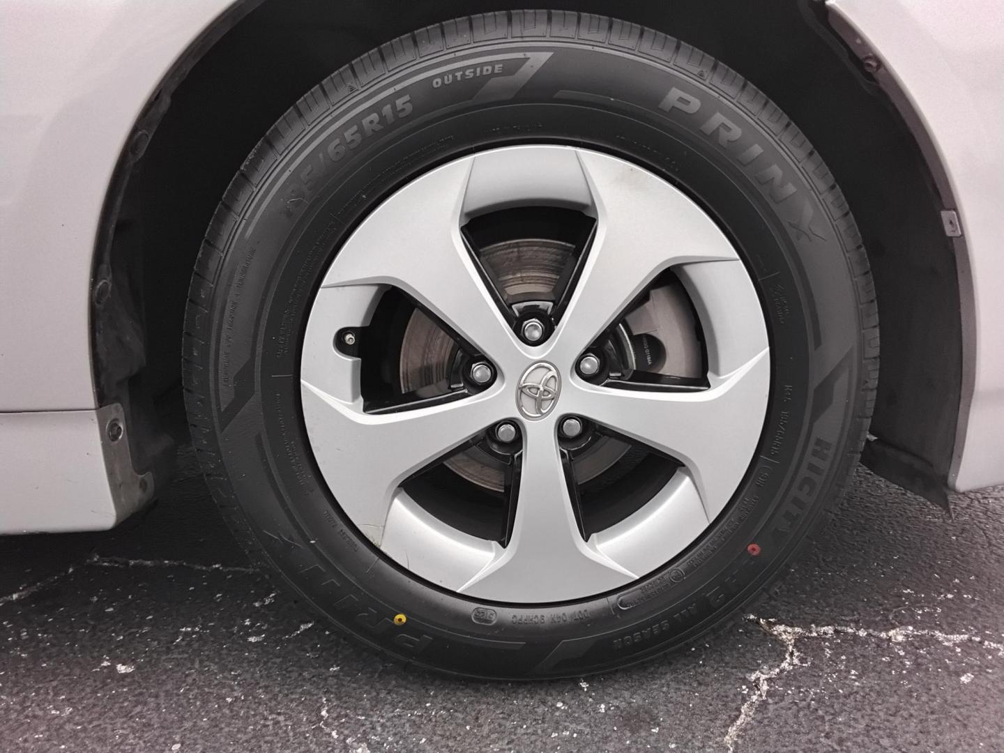 2014 SILVER /Beige Toyota Prius Four (JTDKN3DU4E0) with an 1.8L L4 DOHC 16V HYBRID engine, Continuously Variable Transmission transmission, located at 6112 N Florida Avenue, Tampa, FL, 33604, (888) 521-5131, 27.954929, -82.459534 - 499 DOWN PLUS TAX & TAG - Photo#10