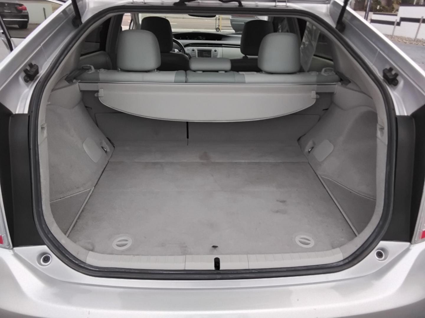 2014 SILVER /Beige Toyota Prius Four (JTDKN3DU4E0) with an 1.8L L4 DOHC 16V HYBRID engine, Continuously Variable Transmission transmission, located at 6112 N Florida Avenue, Tampa, FL, 33604, (888) 521-5131, 27.954929, -82.459534 - 499 DOWN PLUS TAX & TAG - Photo#5