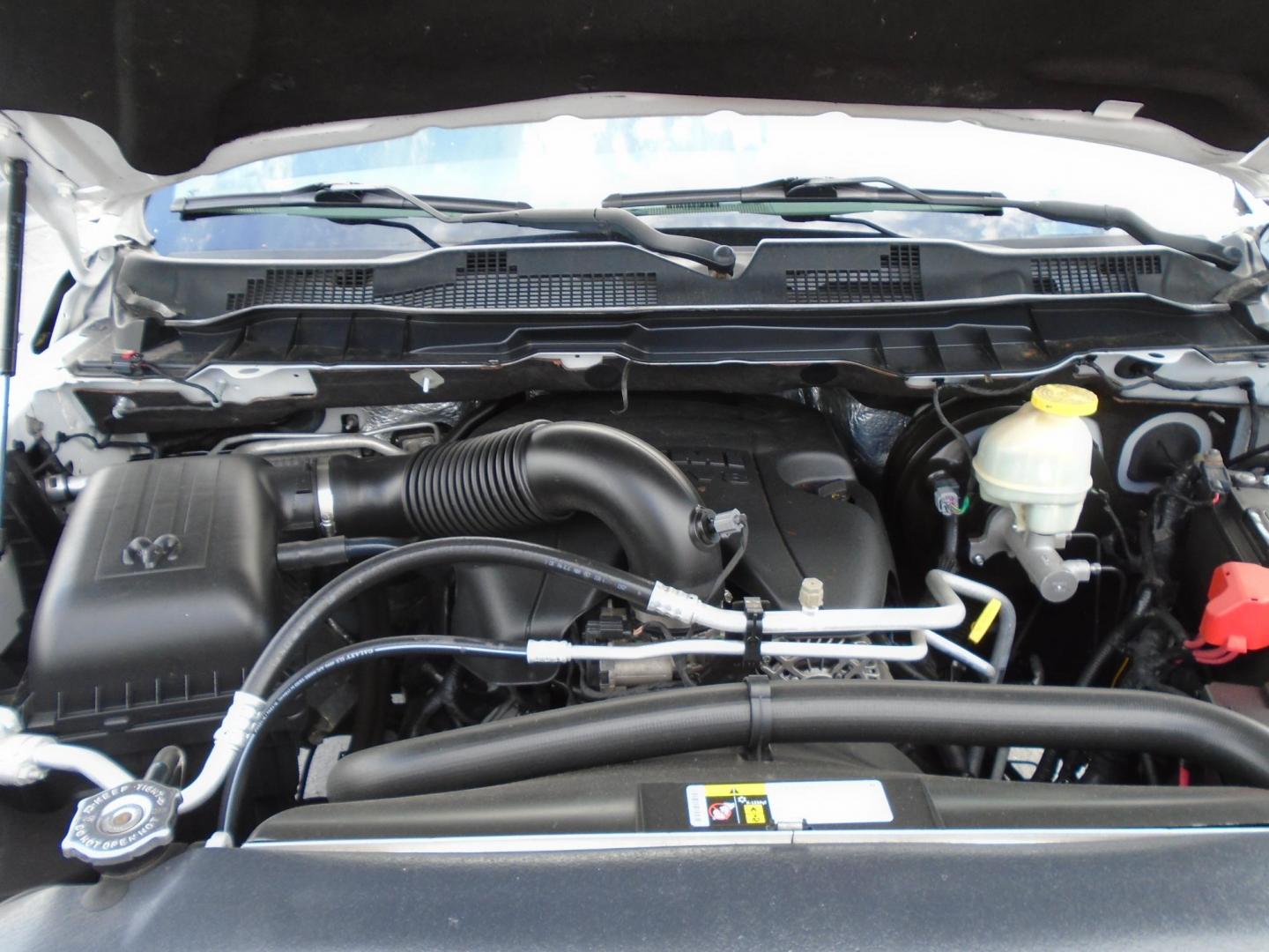 2017 RAM 1500 Tradesman Crew Cab SWB 2WD (3C6RR6KT4HG) with an 5.7L V8 OHV 16V engine, 8A transmission, located at 6112 N Florida Avenue, Tampa, FL, 33604, (888) 521-5131, 27.954929, -82.459534 - Photo#10