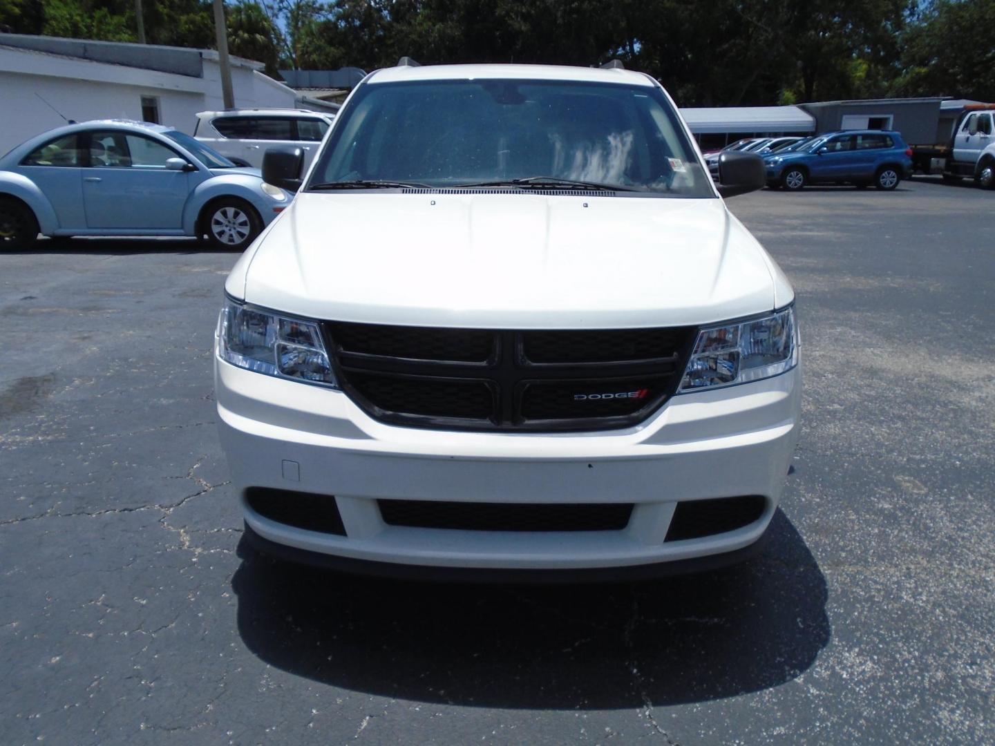 2020 White /Grey Dodge Journey SE Value (3C4PDCAB7LT) with an 2.4L L4 DOHC 16V engine, 6A transmission, located at 6112 N Florida Avenue, Tampa, FL, 33604, (888) 521-5131, 27.954929, -82.459534 - 499 DOWN PLUS TAX & TAG - Photo#1