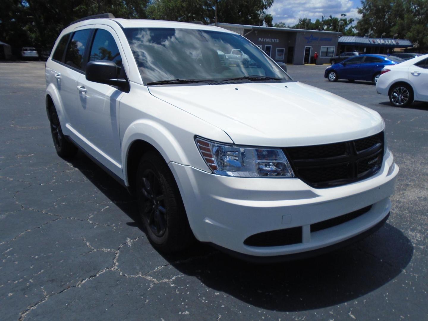 2020 White /Grey Dodge Journey SE Value (3C4PDCAB7LT) with an 2.4L L4 DOHC 16V engine, 6A transmission, located at 6112 N Florida Avenue, Tampa, FL, 33604, (888) 521-5131, 27.954929, -82.459534 - 499 DOWN PLUS TAX & TAG - Photo#2