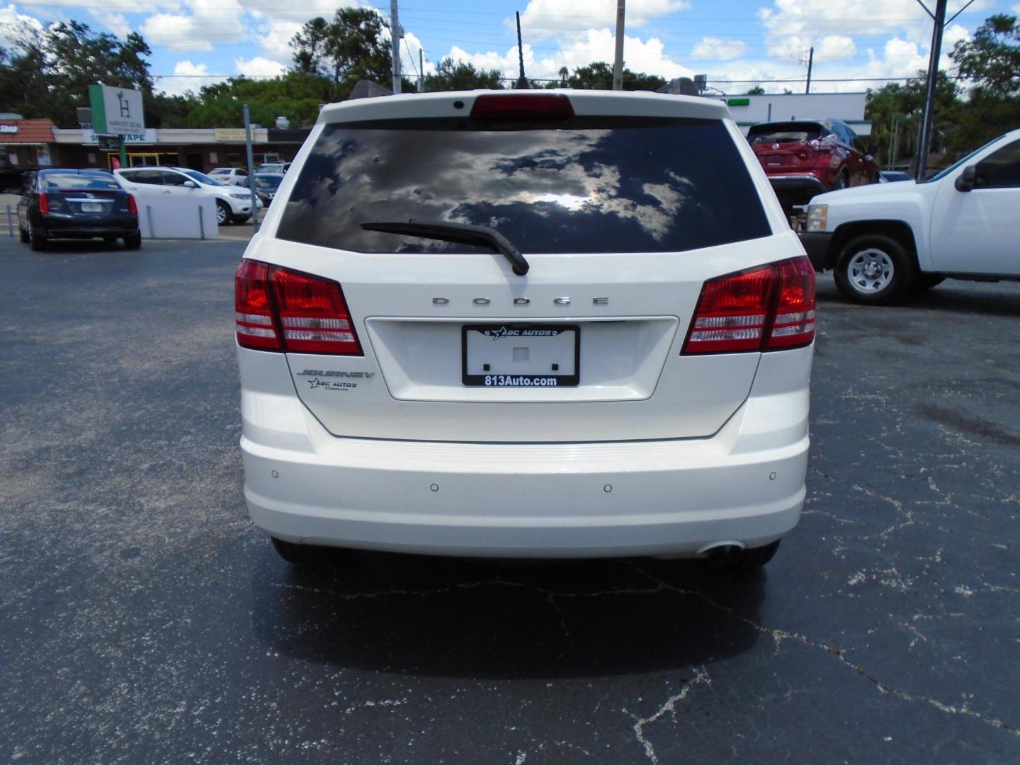 2020 White /Grey Dodge Journey SE Value (3C4PDCAB7LT) with an 2.4L L4 DOHC 16V engine, 6A transmission, located at 6112 N Florida Avenue, Tampa, FL, 33604, (888) 521-5131, 27.954929, -82.459534 - 499 DOWN PLUS TAX & TAG - Photo#6