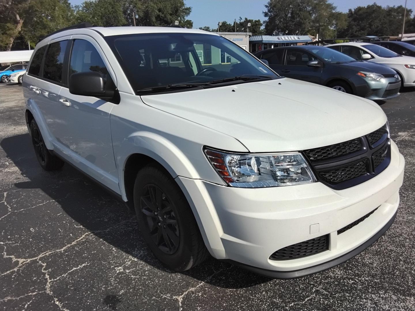 2020 White /Grey Dodge Journey SE Value (3C4PDCAB7LT) with an 2.4L L4 DOHC 16V engine, 6A transmission, located at 6112 N Florida Avenue, Tampa, FL, 33604, (888) 521-5131, 27.954929, -82.459534 - $499 DOWN PLUS TAX & TAG- Photo#4
