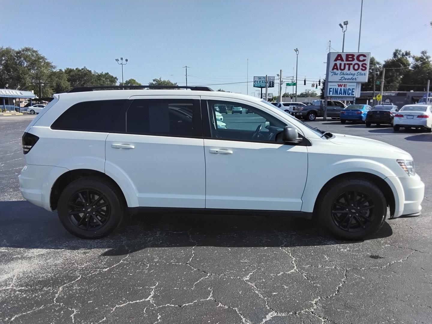 2020 White /Grey Dodge Journey SE Value (3C4PDCAB7LT) with an 2.4L L4 DOHC 16V engine, 6A transmission, located at 6112 N Florida Avenue, Tampa, FL, 33604, (888) 521-5131, 27.954929, -82.459534 - $499 DOWN PLUS TAX & TAG- Photo#2