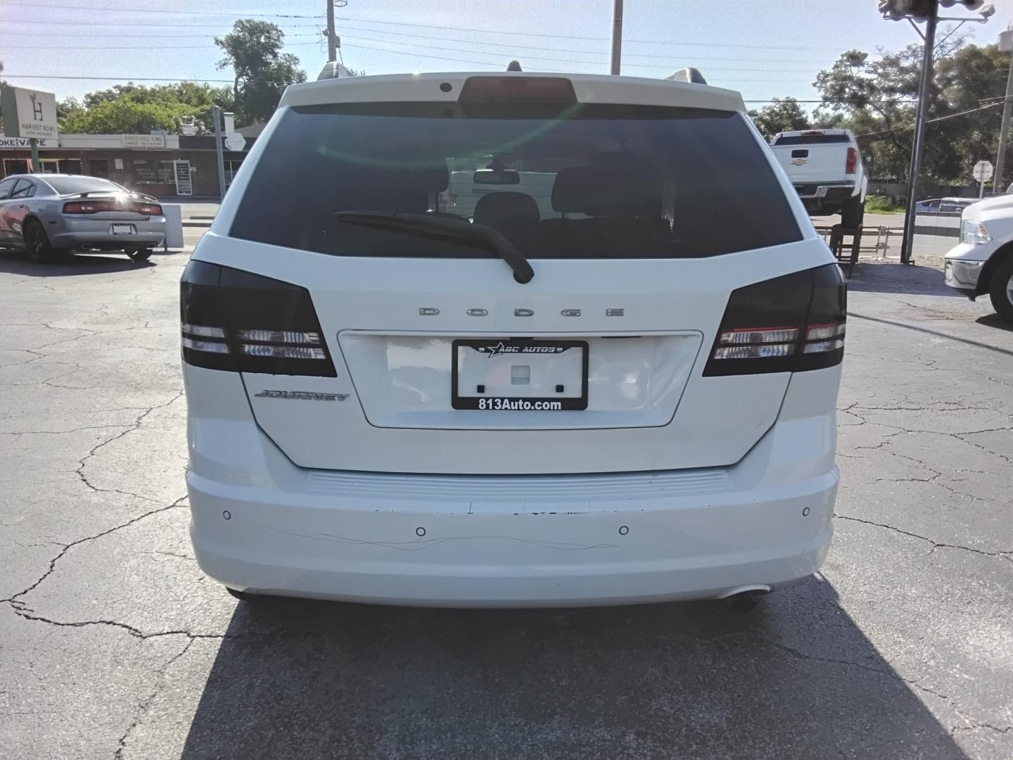 2020 White /Grey Dodge Journey SE Value (3C4PDCAB7LT) with an 2.4L L4 DOHC 16V engine, 6A transmission, located at 6112 N Florida Avenue, Tampa, FL, 33604, (888) 521-5131, 27.954929, -82.459534 - $499 DOWN PLUS TAX & TAG- Photo#5