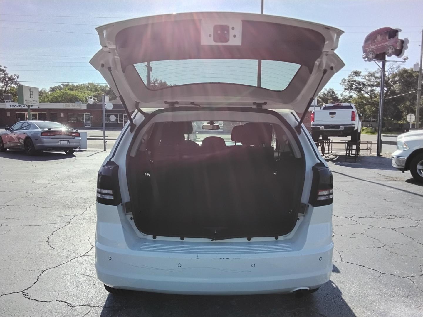 2020 White /Grey Dodge Journey SE Value (3C4PDCAB7LT) with an 2.4L L4 DOHC 16V engine, 6A transmission, located at 6112 N Florida Avenue, Tampa, FL, 33604, (888) 521-5131, 27.954929, -82.459534 - $499 DOWN PLUS TAX & TAG- Photo#6
