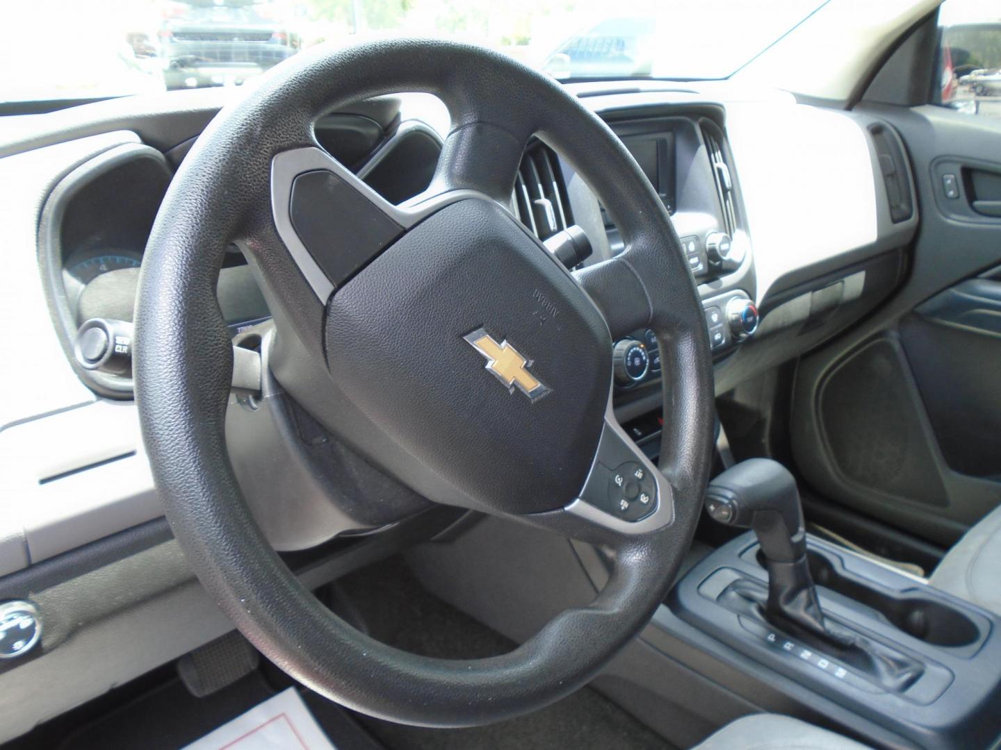 2016 Chevrolet Colorado Work Truck Ext. Cab 2WD (1GCHSBEA3G1) with an 2.5L L4 DOHC 16V GAS engine, 6A transmission, located at 6112 N Florida Avenue, Tampa, FL, 33604, (888) 521-5131, 27.954929, -82.459534 - Photo#9
