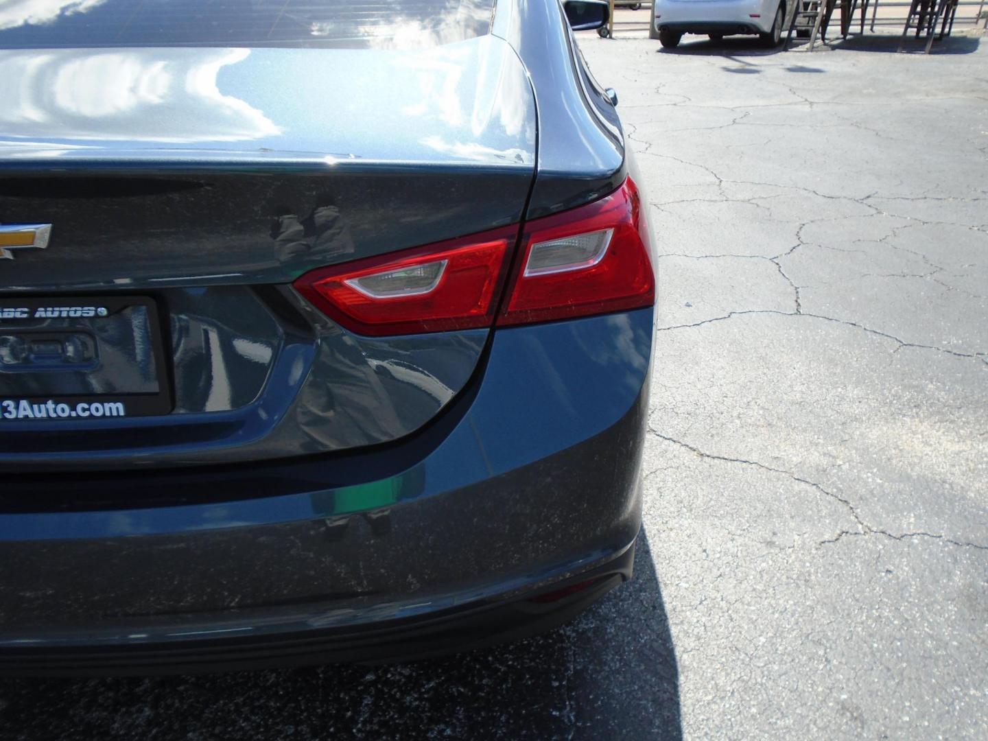 2020 Chevrolet Malibu LS (1G1ZB5STXLF) with an 1.5L L4 DOHC 16V engine, 6A transmission, located at 6112 N Florida Avenue, Tampa, FL, 33604, (888) 521-5131, 27.954929, -82.459534 - Photo#9