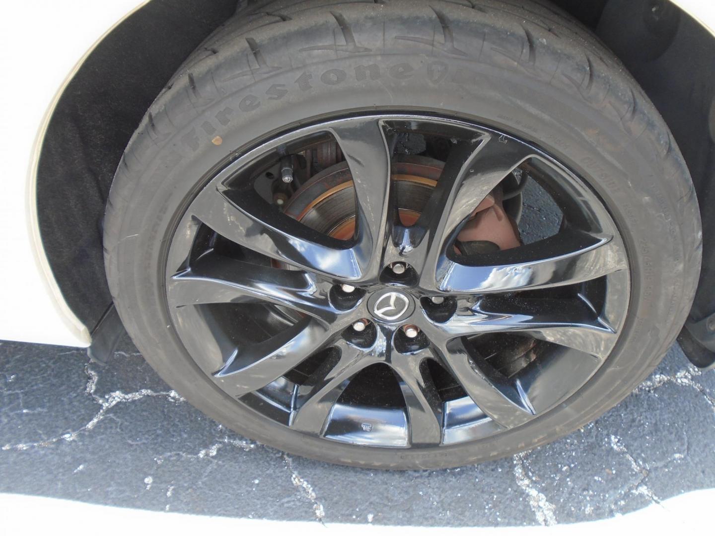 2016 Mazda Mazda6 i Grand Touring (JM1GJ1W56G1) with an 2.5L L4 DOHC 16V engine, 6-Speed Automatic transmission, located at 6112 N Florida Avenue, Tampa, FL, 33604, (888) 521-5131, 27.954929, -82.459534 - Photo#5