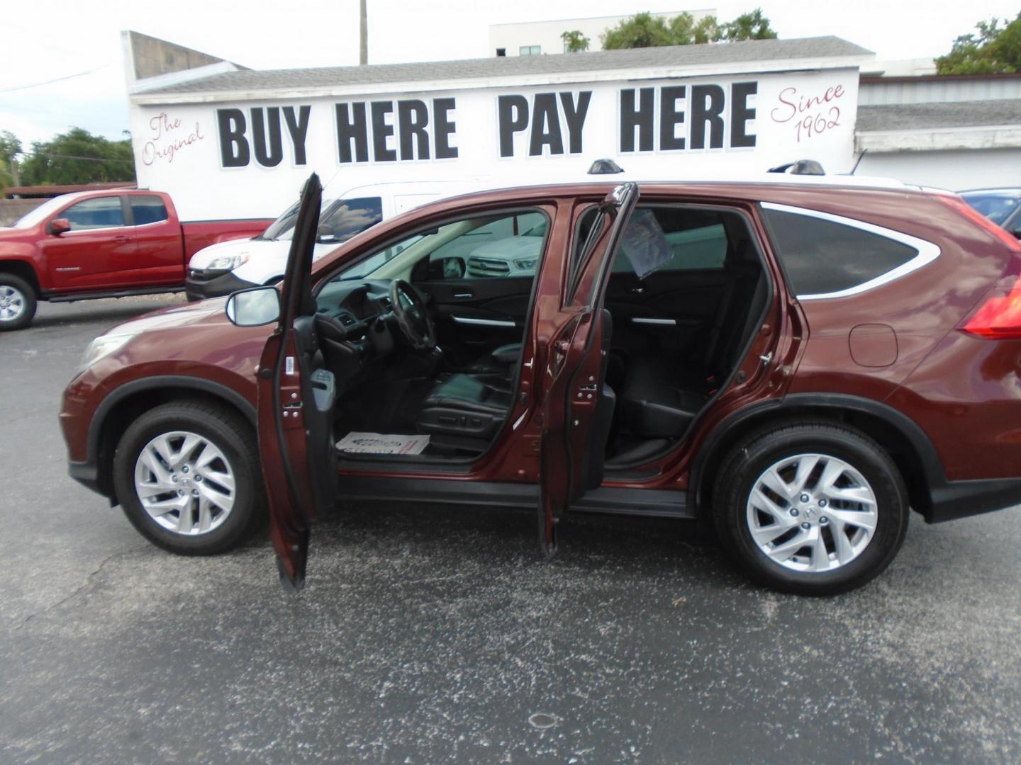 2016 Honda CR-V EX-L 2WD (2HKRM3H79GH) with an 2.4L L4 DOHC 16V engine, CVT transmission, located at 6112 N Florida Avenue, Tampa, FL, 33604, (888) 521-5131, 27.954929, -82.459534 - Photo#1
