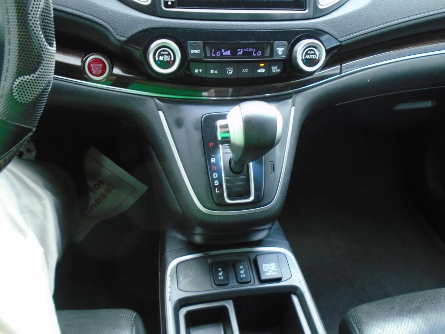2016 Honda CR-V EX-L 2WD (2HKRM3H79GH) with an 2.4L L4 DOHC 16V engine, CVT transmission, located at 6112 N Florida Avenue, Tampa, FL, 33604, (888) 521-5131, 27.954929, -82.459534 - Photo#19
