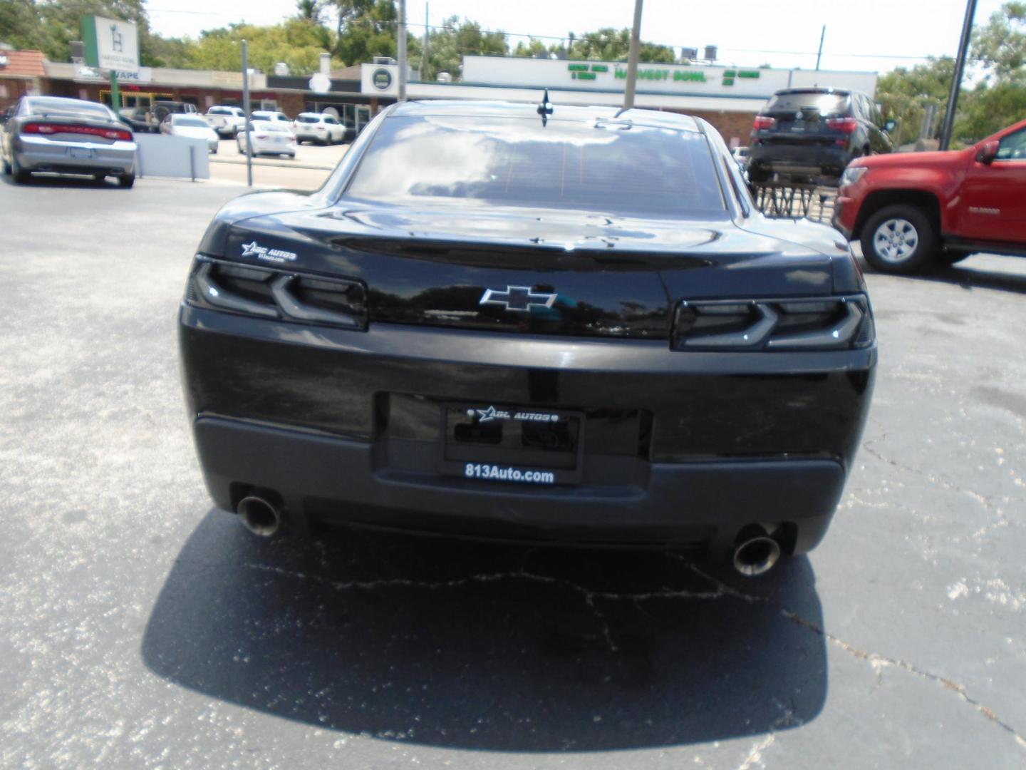 2015 Chevrolet Camaro 2LS Coupe (2G1FB1E34F9) with an 3.6L V6 DOHC 24V FFV engine, 6-Speed Automatic transmission, located at 6112 N Florida Avenue, Tampa, FL, 33604, (888) 521-5131, 27.954929, -82.459534 - Photo#4